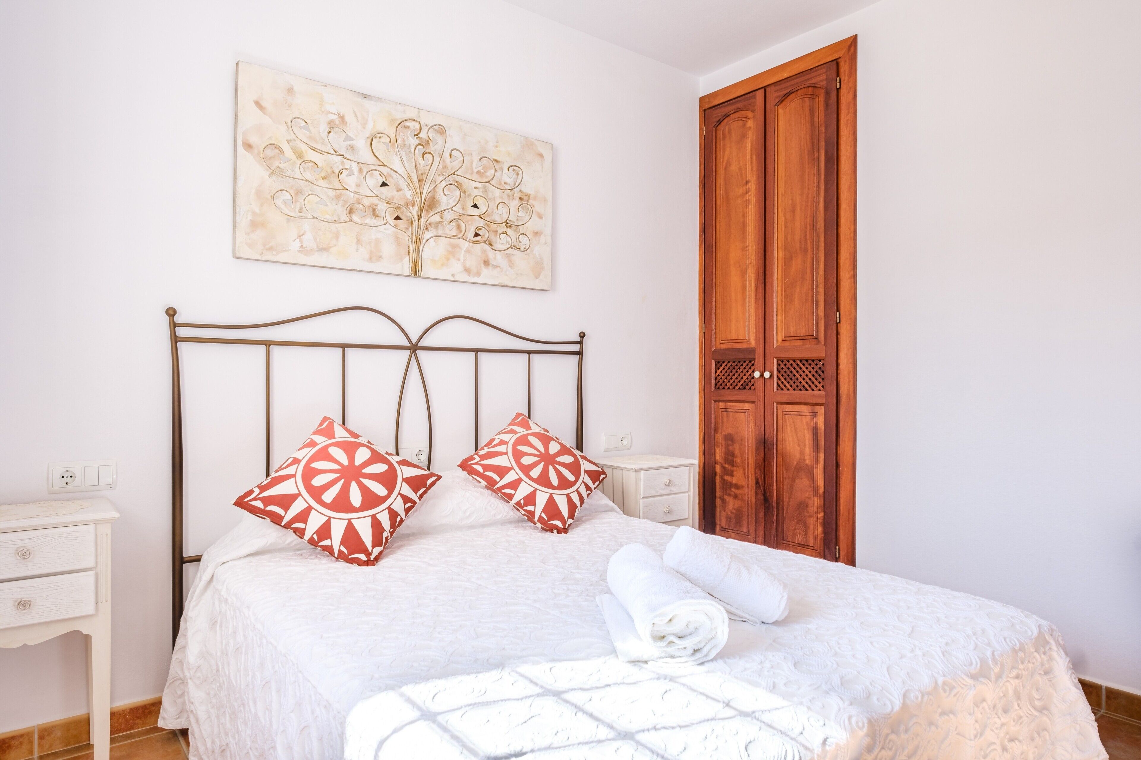 3 chambres, fer et planche à repasser, Wi-Fi gratuit, draps fournis