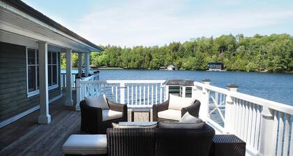 Yksityinen 900 jalkaa julkisivu Joseph Lake, Port Sandfield, Boathouse, Sunsets!