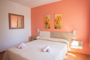 3 habitaciones, tabla de planchar con plancha y wifi gratis 