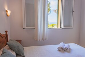 3 chambres, fer et planche à repasser, Wi-Fi gratuit, draps fournis