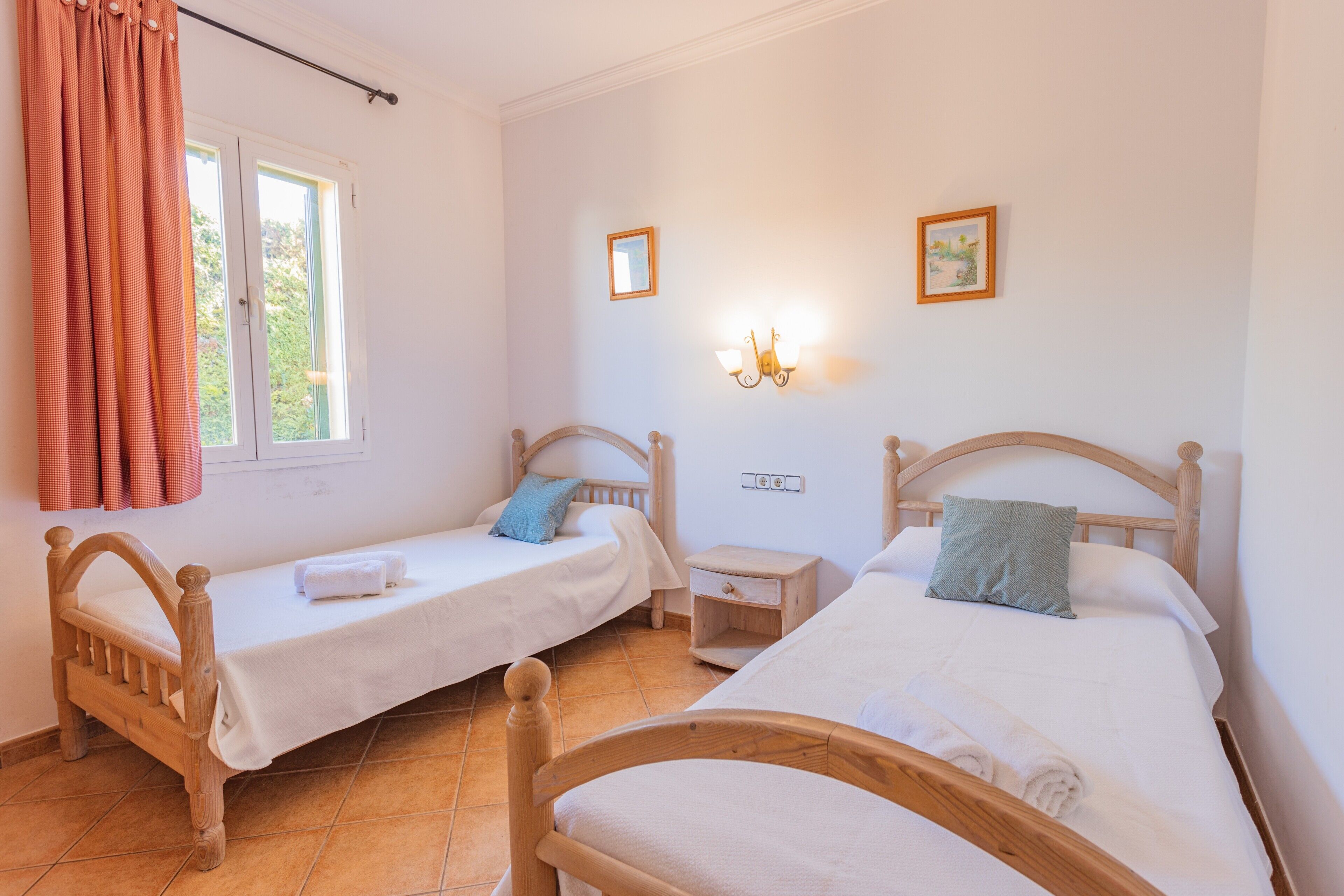 3 camere, ferro/asse da stiro, Wi-Fi gratuito, lenzuola