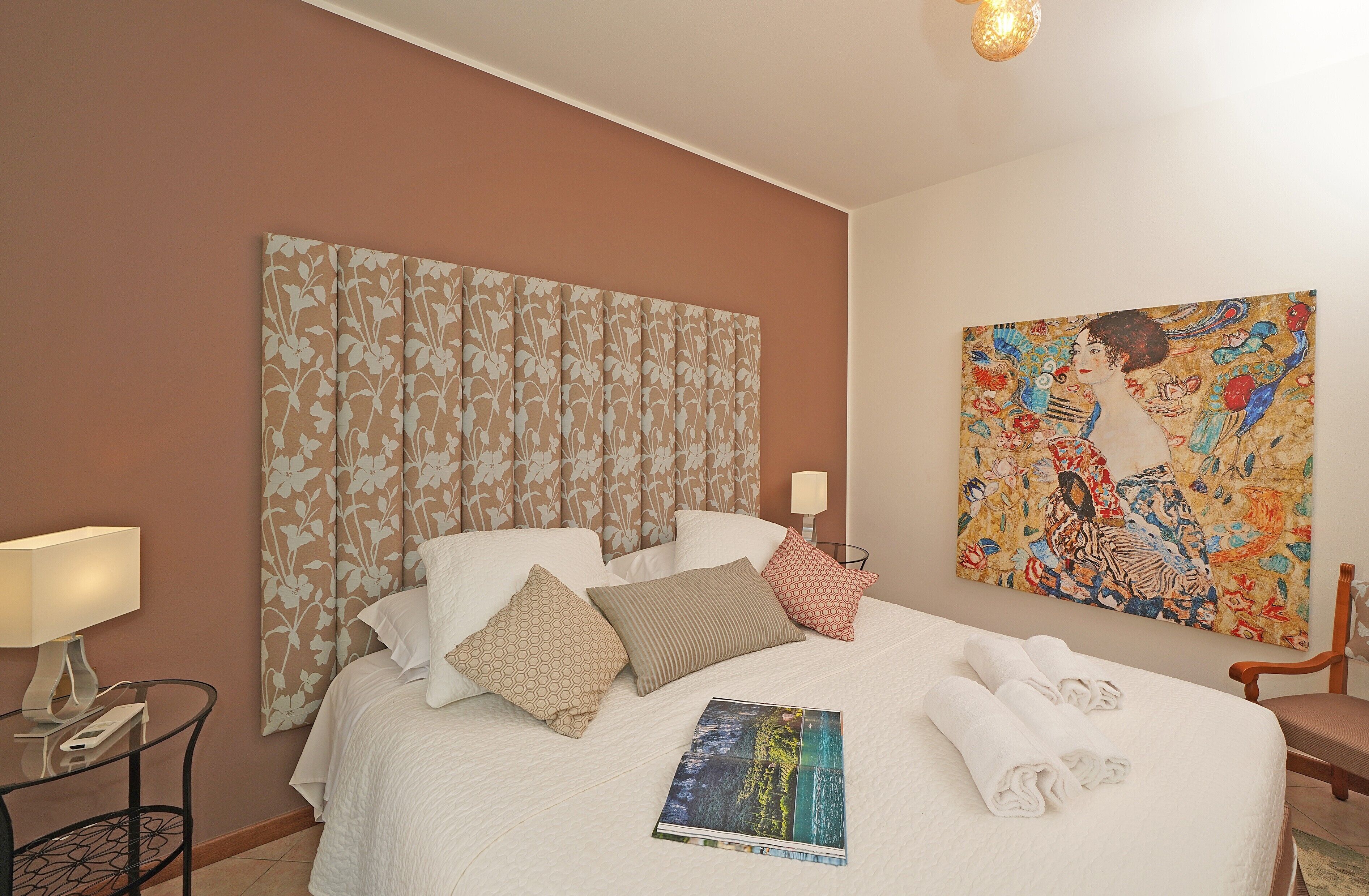 2 室のベッドルーム、アイロン / アイロン台、ベッドシーツ