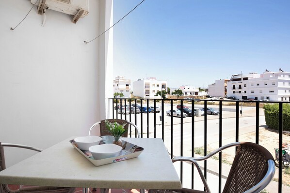 تناول الطعام بالخارج