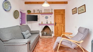 Tv, pejs, dvd-afspiller, stereoanlæg