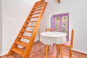 Dining - Holiday Home 'Casa Rural El Tesillo' with Mountain View and Wi-Fi (Canillas de Aceituno)