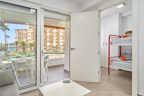 2 bedrooms, iron/ironing board, free WiFi, bed sheets - Apartment Directly on the Beach with Pool, Terrace, Sea View, AC, Tennis Court & Wi-Fi (Algarrobo-Costa)