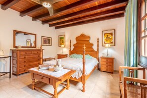 3 bedrooms, iron/ironing board, free WiFi, bed sheets - Villa "Can Sol" with Private Pool and Large Garden in Pollensa (Pollensa)