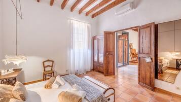 4 chambres, fer et planche à repasser, Wi-Fi gratuit, draps fournis