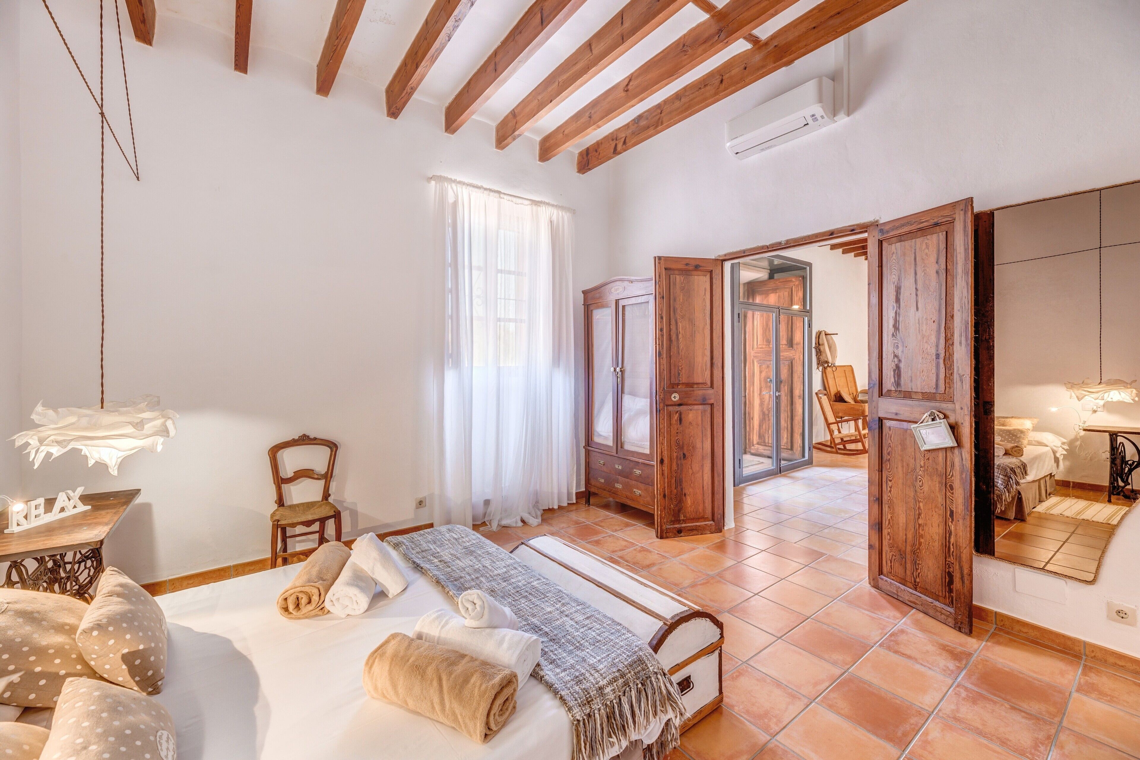 4 camere, ferro/asse da stiro, Wi-Fi gratuito, lenzuola