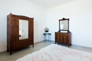 3 Schlafzimmer, Bügeleisen/Bügelbrett, Bettwäsche
