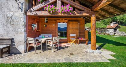 Ferienhaus "Baita Nido tra i Monti" mit Bergblick und Terrasse