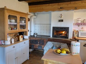 ثلاجة، ميكروويف، فرن، موقد طهي مسطح