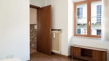 1 chambre, fer et planche à repasser, Wi-Fi gratuit, draps fournis