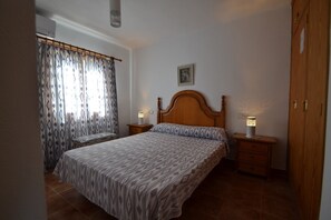 6 Schlafzimmer, Bügeleisen/Bügelbrett, kostenloses WLAN, Bettwäsche