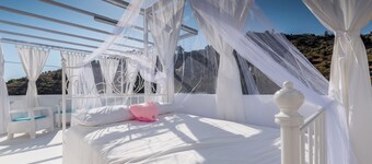 Andalusisch huis met zwembad, dakterras "Liefde onder de sterren" & uitzicht op de bergen