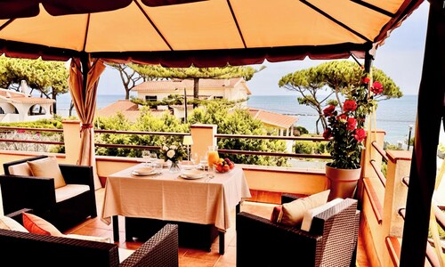 Spacious Villa Ro with Sea View, Mountain View, Wi-Fi, Balcony