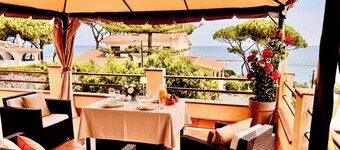 Spacious Villa Ro with Sea View, Mountain View, Wi-Fi, Balcony