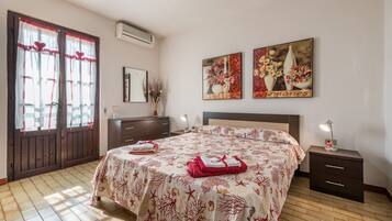 4 chambres, fer et planche à repasser, Wi-Fi gratuit, draps fournis