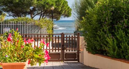 Spacious Villa Ro with Sea View, Mountain View, Wi-Fi, Balcony