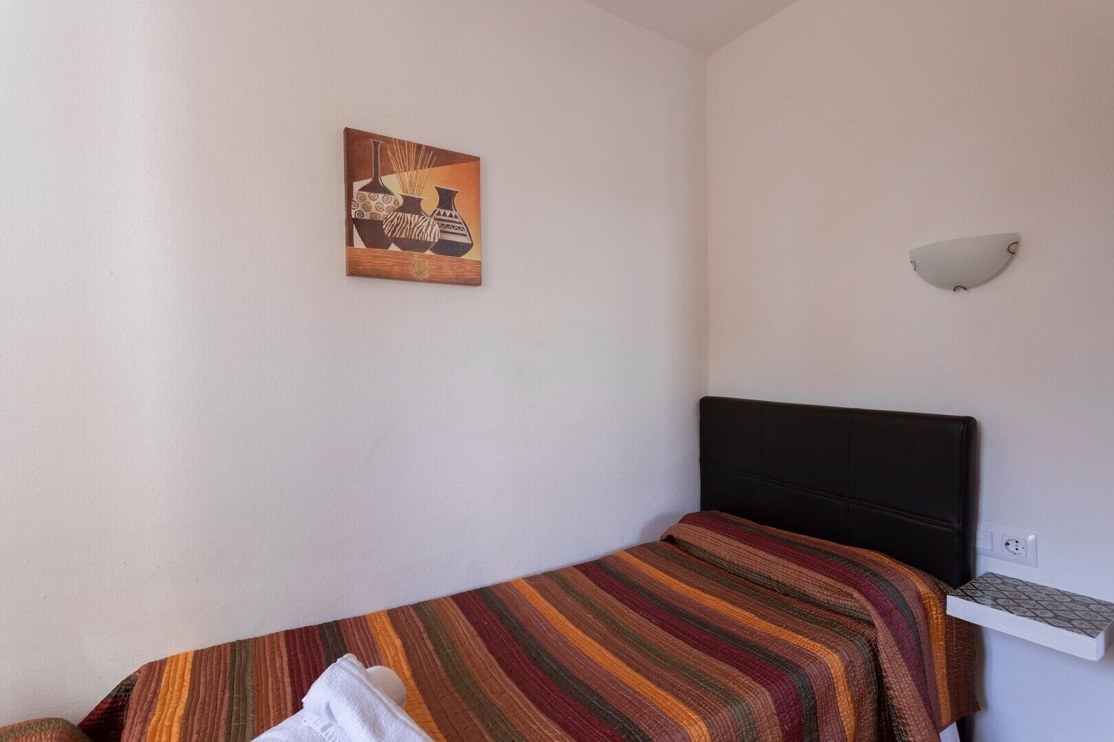 2 多间卧室、熨斗/熨衣板、免费 WiFi、床单