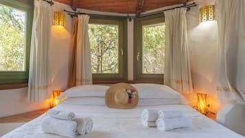 1 bedroom, iron/ironing board, bed sheets