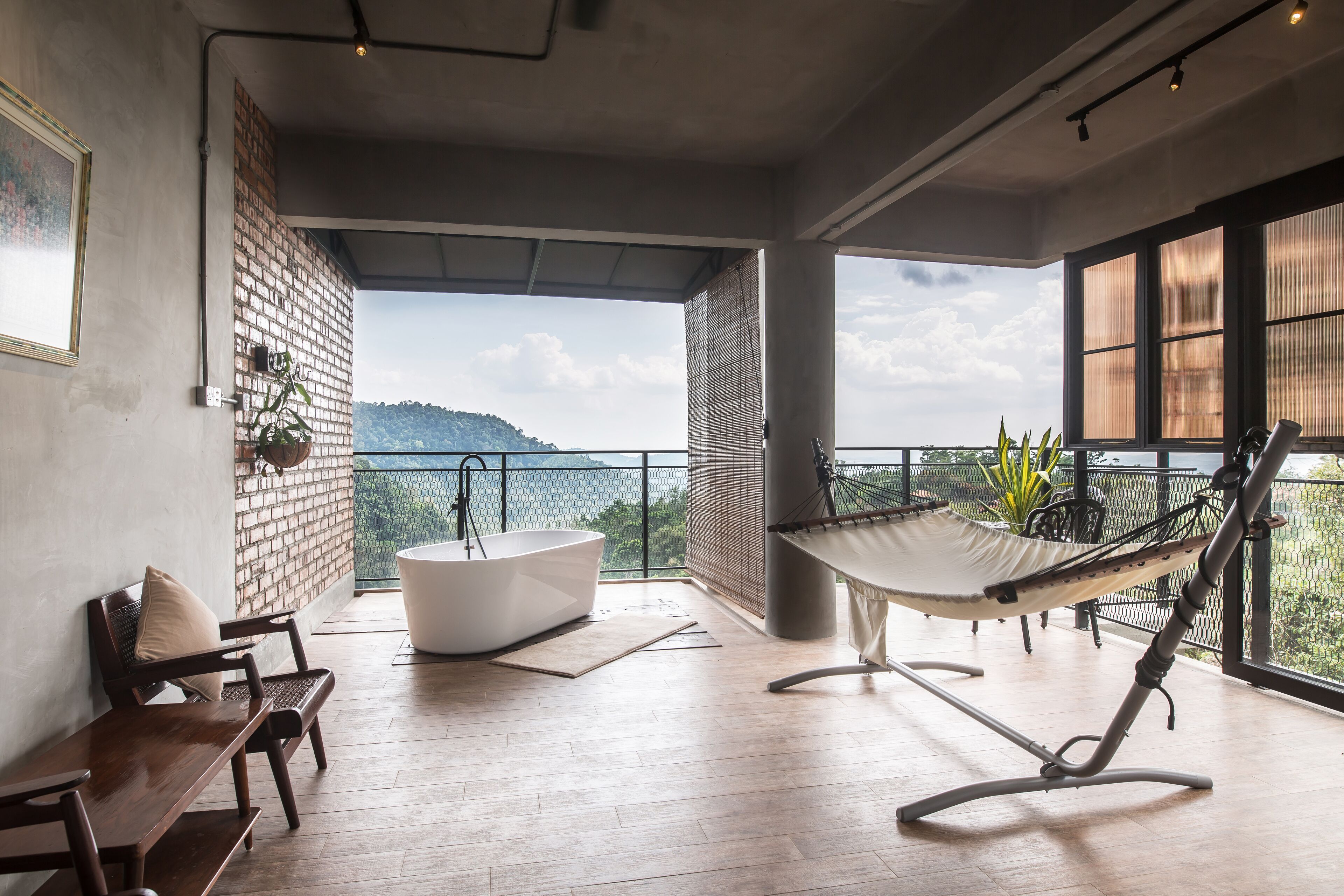 Luxury Room with Balcony | 露台