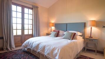 6 sovrum, strykjärn/strykbräda, gratis wi-fi och sängkläder