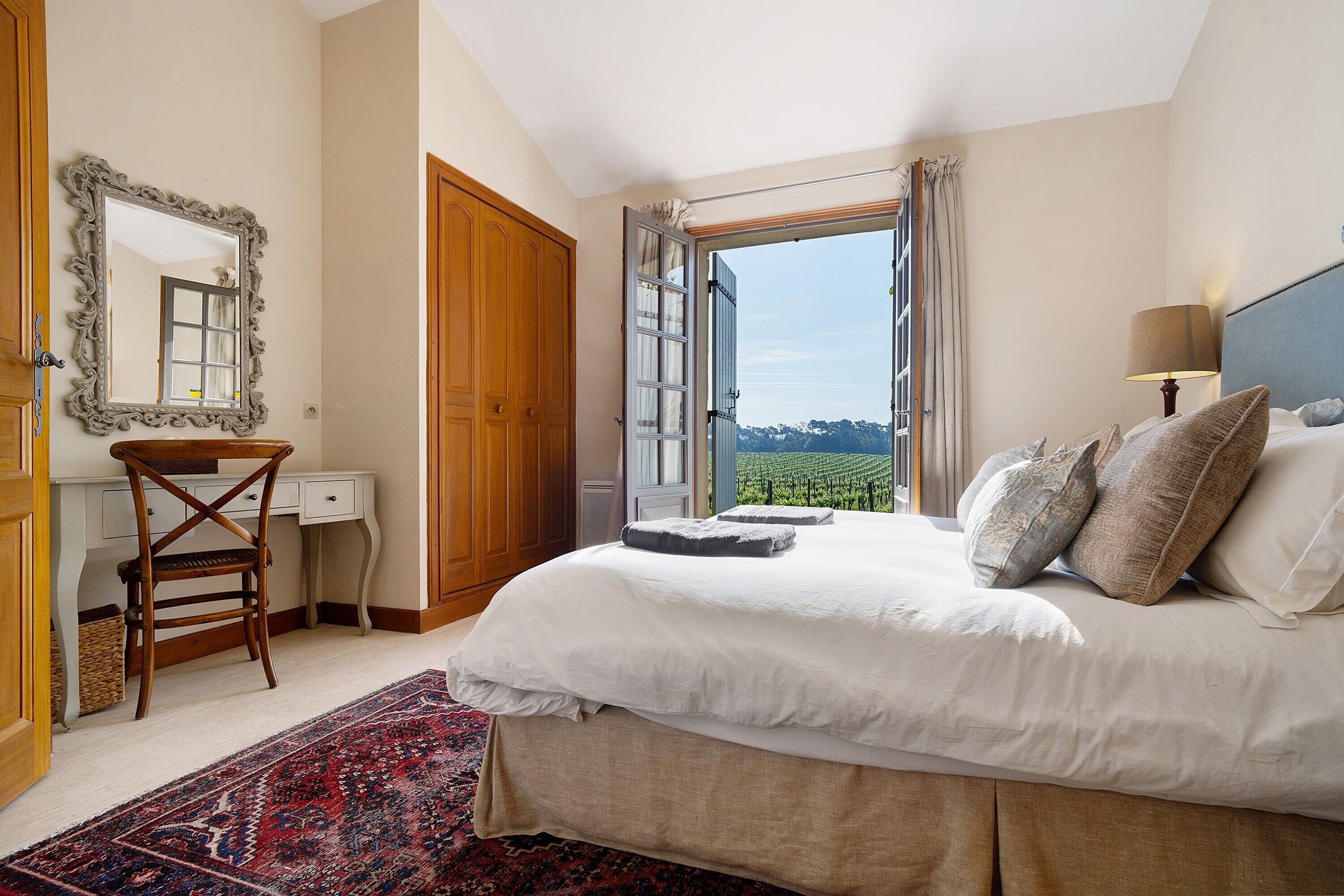 6 bedrooms, iron/ironing board, free WiFi, bed sheets