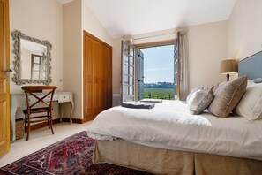 6 Schlafzimmer, Bügeleisen/Bügelbrett, kostenloses WLAN, Bettwäsche