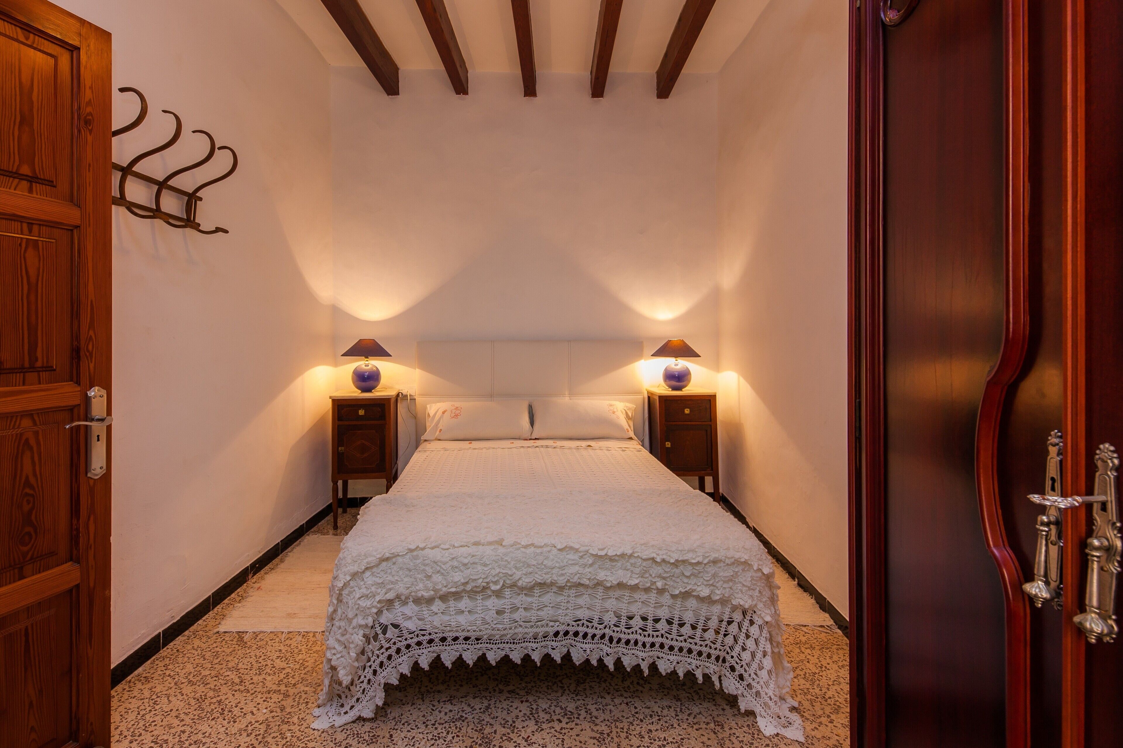 2 室のベッドルーム、WiFi (無料)、ベッドシーツ