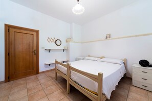 3 bedrooms, free WiFi, bed sheets - Villa with sea view – Villa Azzurra (Contrada Guardiola)