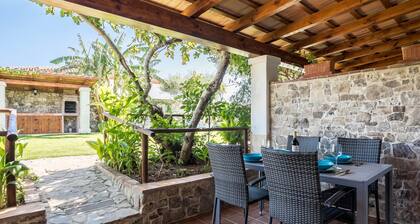 Charming Apartment with Beautiful Pool, Jacuzzi, Patio, & Wi-Fi