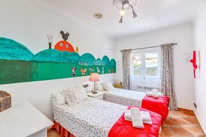 2 chambres, fer et planche à repasser, Wi-Fi gratuit, draps fournis