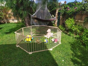 Children's area - Charming Home with Pool, Generous Terrace, Garden and Wi-Fi (Llucmajor)