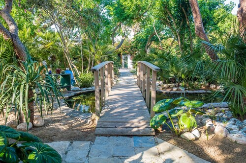 Romantic Casa de María, near the beach with garden