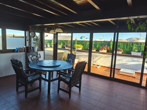 Dining - Apartment "Casa Orymar" with Ocean View, Mountain View, Balcony & Terrace (El Cotillo)