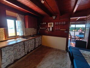Fridge, microwave, stovetop, coffee/tea maker - Apartment "Casa Orymar" with Ocean View, Mountain View, Balcony & Terrace (El Cotillo)