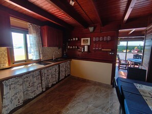 Fridge, microwave, stovetop, coffee/tea maker - Apartment "Casa Orymar" with Ocean View, Mountain View, Balcony & Terrace (El Cotillo)