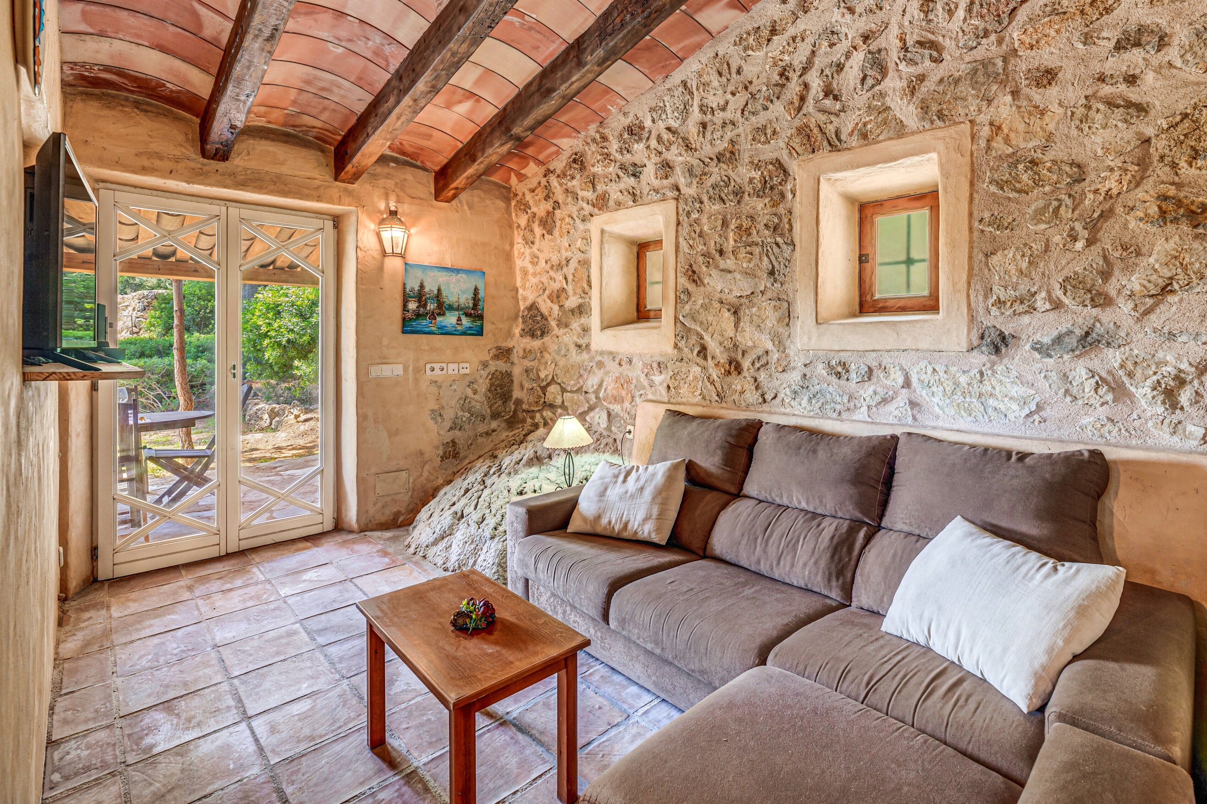 Fernseher, Kamin, DVD-Player, Stereoanlage