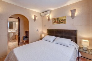 3 habitaciones, escritorio, tabla de planchar con plancha y wifi gratis 