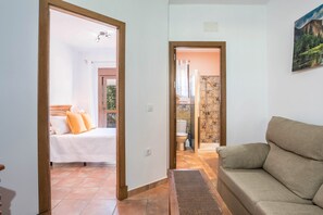 1 bedroom, iron/ironing board, free WiFi, bed sheets - Romantic Apartment with Beautiful Pool, Jacuzzi, Patio, & Wi-Fi (CONIL DE LA FRONTERA)