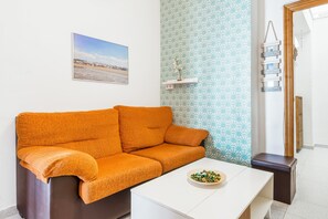 TV, DVD player - Cosy holiday apartment near the beach - Apartment Destino Conil (Conil de la Frontera)