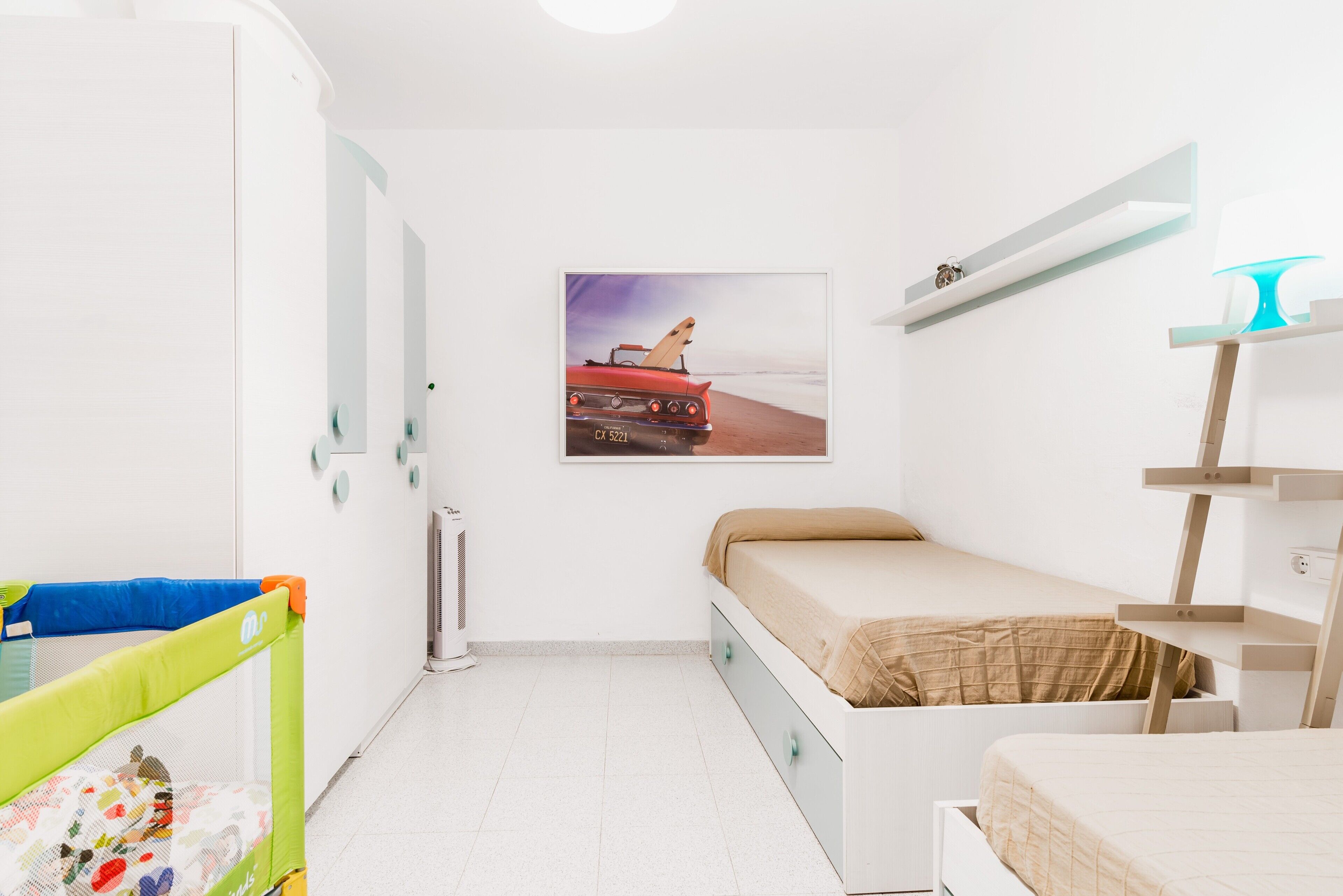 2 slaapkamers, een strijkplank/strijkijzer, gratis wifi, beddengoed