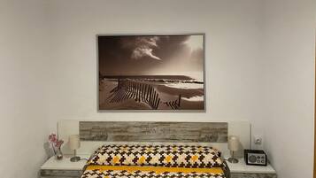 2 slaapkamers, een strijkplank/strijkijzer, gratis wifi, beddengoed