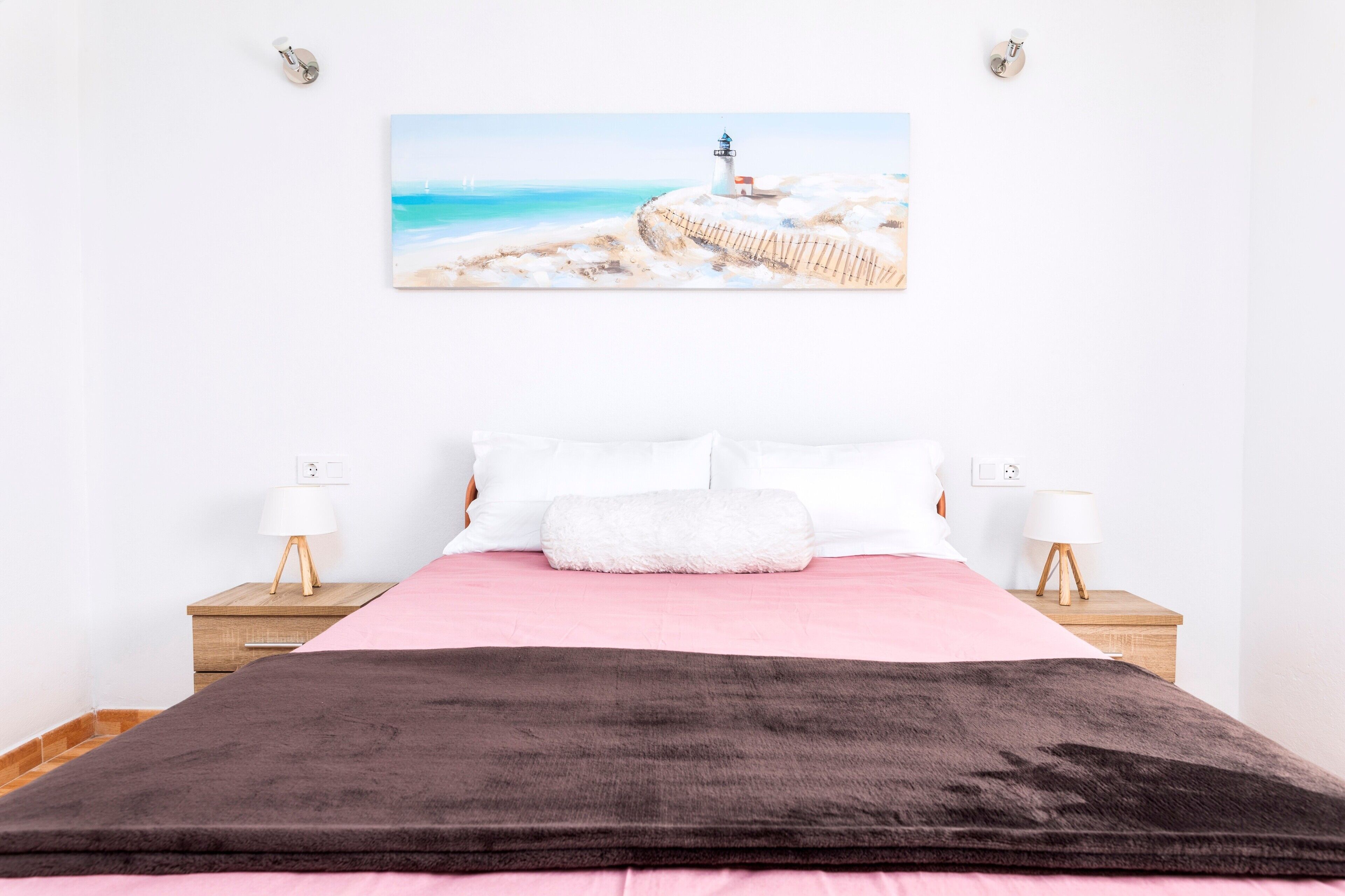 3 bedrooms, iron/ironing board, free WiFi, bed sheets