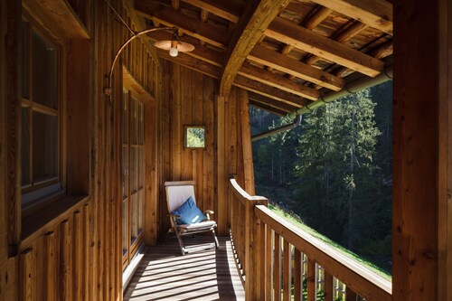 Luxuriöses Chalet mit Whirlpool, traumhaftem Interieur, WLAN und Garten