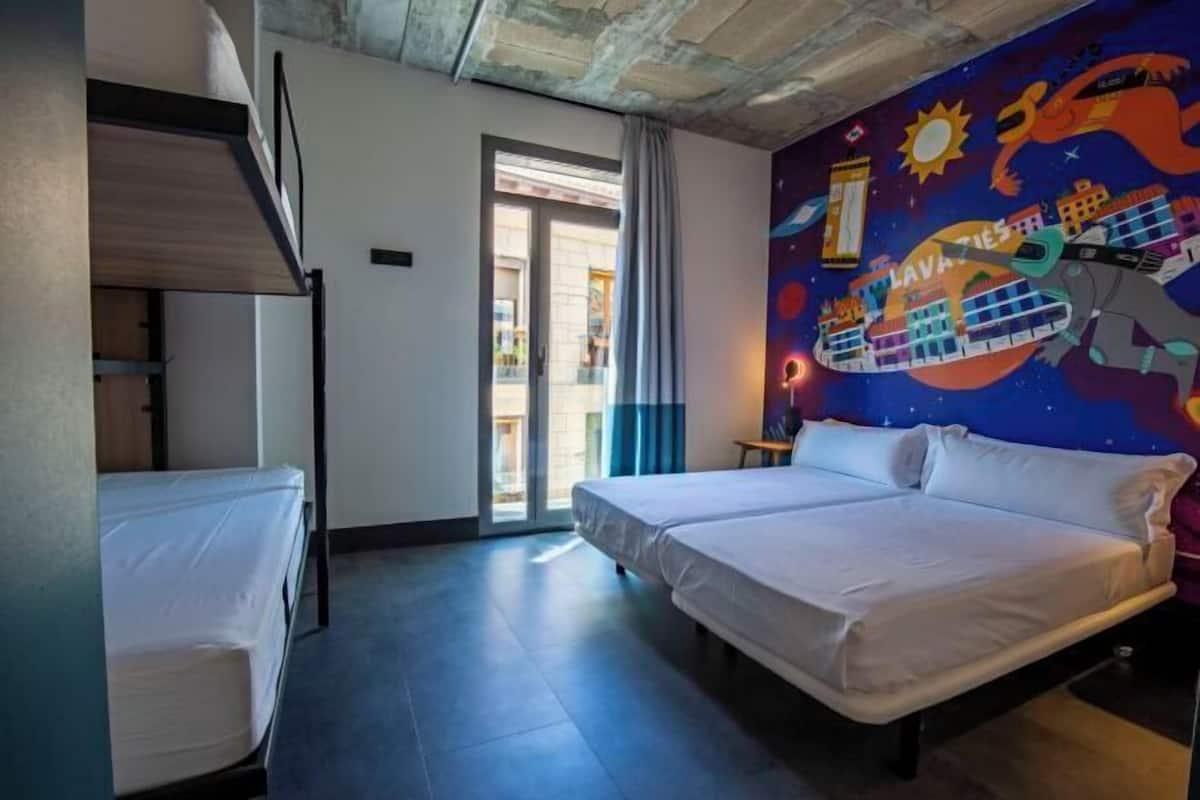 1 habitación, sistema de insonorización, wifi gratis y ropa de cama