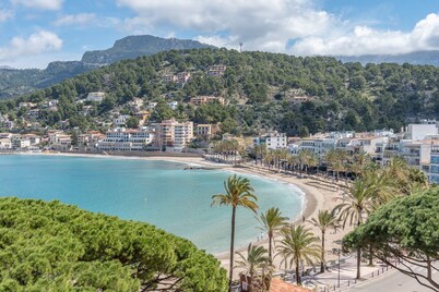 Villa on the Beach with Sea View in Port de Soller. Garden and Wi-Fi