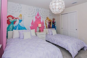 House (6 Bedrooms) | Interior