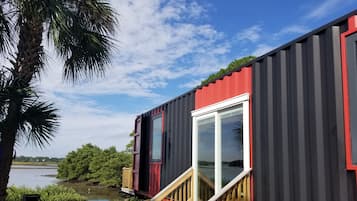 Alice Container Home | Bed sheets